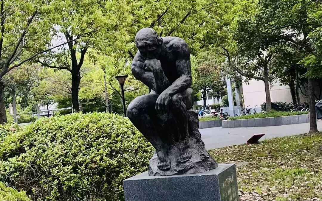 自由意志发生的时刻，就是意识到自己在规则里，并决定打破规则的那一秒